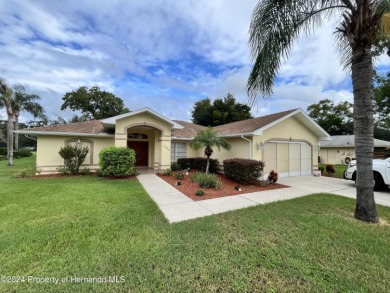 BACK ON MARKET!! BUYERS FINANCING FELL THROUGH !! GET IT BEFORE on Oak Hills Country Club in Florida - for sale on GolfHomes.com, golf home, golf lot