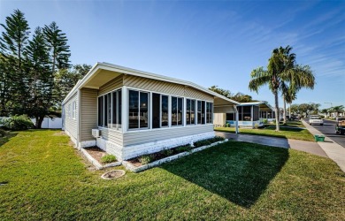 **New Price Alert! Incredible Value on This Mobile Home!** on Tarpon Springs Golf Course in Florida - for sale on GolfHomes.com, golf home, golf lot
