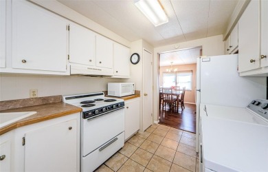 **New Price Alert! Incredible Value on This Mobile Home!** on Tarpon Springs Golf Course in Florida - for sale on GolfHomes.com, golf home, golf lot