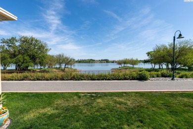 MLS# 284045 Experience sophisticated riverfront living in this on Columbia Point Golf Course in Washington - for sale on GolfHomes.com, golf home, golf lot