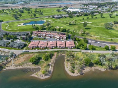 MLS# 284045 Experience sophisticated riverfront living in this on Columbia Point Golf Course in Washington - for sale on GolfHomes.com, golf home, golf lot