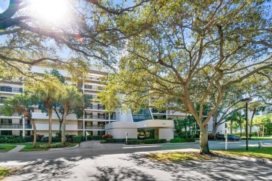 Newly Updated 2-bedroom/2-bathroom condo in the desirable and on The Country Club At Boca Raton in Florida - for sale on GolfHomes.com, golf home, golf lot