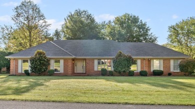 Beautiful remodeled three bedroom two-and-a-half-bathroom luxury on Hopkinsville Golf and Country Club in Kentucky - for sale on GolfHomes.com, golf home, golf lot