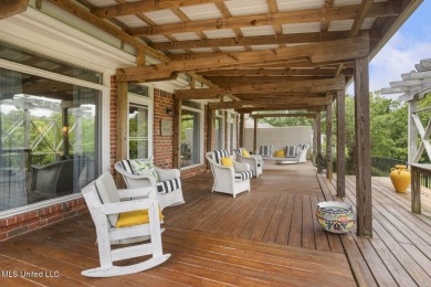 Charming Patio home in Castlewoods with a lovely courtyard and on Castlewoods Golf Club in Mississippi - for sale on GolfHomes.com, golf home, golf lot