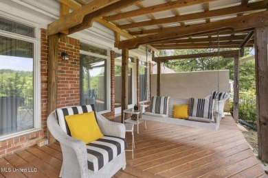 Charming Patio home in Castlewoods with a lovely courtyard and on Castlewoods Golf Club in Mississippi - for sale on GolfHomes.com, golf home, golf lot