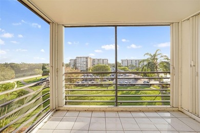 Beautiful 2BD/2BA condo for sale in the secure and gated Park on Pembroke Lakes Golf Club in Florida - for sale on GolfHomes.com, golf home, golf lot