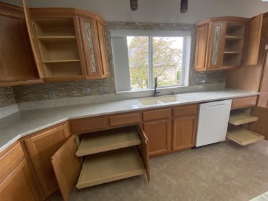 MLS# 284048 Asking price reduced on this 2841 square ft, 3 on Horn Rapids Golf Club in Washington - for sale on GolfHomes.com, golf home, golf lot