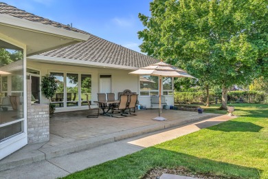 For those seeking luxury and comfort, come enjoy this beautiful on Eagle Point Golf Course in Oregon - for sale on GolfHomes.com, golf home, golf lot