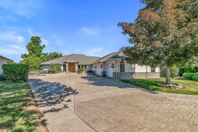 For those seeking luxury and comfort, come enjoy this beautiful on Eagle Point Golf Course in Oregon - for sale on GolfHomes.com, golf home, golf lot