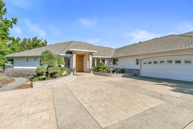 For those seeking luxury and comfort, come enjoy this beautiful on Eagle Point Golf Course in Oregon - for sale on GolfHomes.com, golf home, golf lot