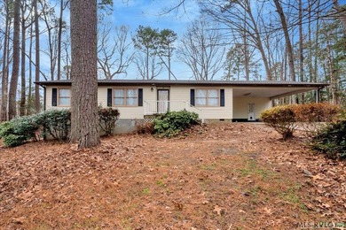 Roof replaced in 2024! This 2-bedroom + 1 Flex room home offers on Tanglewood Shores Golf Club in Virginia - for sale on GolfHomes.com, golf home, golf lot