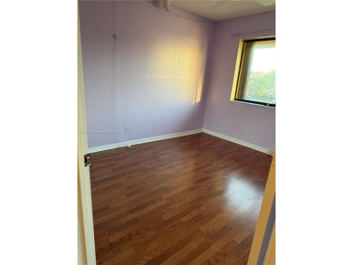 Cozy and updated townhouse located in the beautiful area of on  in Florida - for sale on GolfHomes.com, golf home, golf lot