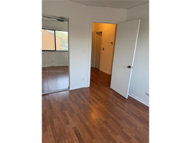 Cozy and updated townhouse located in the beautiful area of on  in Florida - for sale on GolfHomes.com, golf home, golf lot