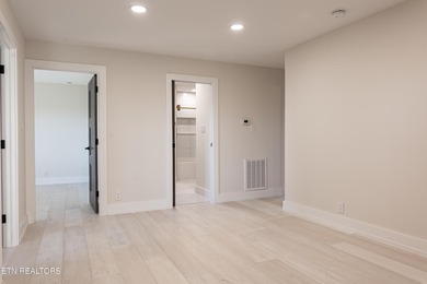 Fully renovated house with high end finishes, 5 bedrooms, 3,5 on Fox Den Country Club in Tennessee - for sale on GolfHomes.com, golf home, golf lot