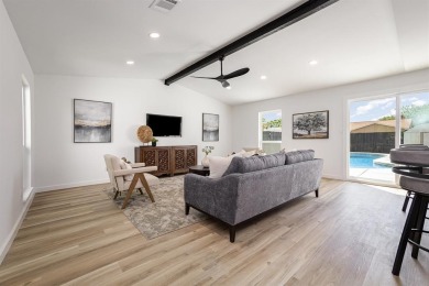 SELLER WILL PAY A $7500 CONCESSION TOWARDS BUYER'S CLOSING on Heritage Lakes - Par 3 - 9 Hole Course in Texas - for sale on GolfHomes.com, golf home, golf lot