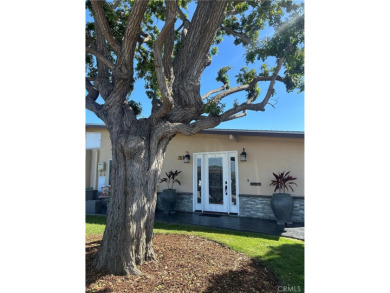 MUTUAL 5 corner expanded unit.  This remarkable single-story on Leisure World Seal Beach Golf Course in California - for sale on GolfHomes.com, golf home, golf lot
