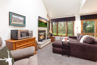 Nicely updated golf villa. Overlooking Eagle Ridge East Golf on  in Illinois - for sale on GolfHomes.com, golf home, golf lot