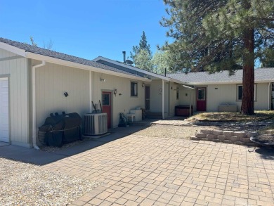 Near the corner of Rainbow Drive, this charming home is in the on Lake Shastina Golf Course in California - for sale on GolfHomes.com, golf home, golf lot