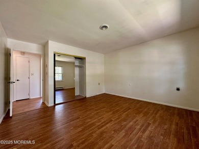 Charming 2 Bed, 2 Bath Home in gated 55+ Leisure Village West! on Leisure Village West Assoc. in New Jersey - for sale on GolfHomes.com, golf home, golf lot