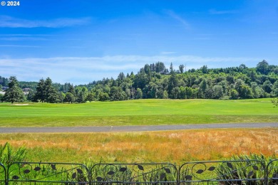 This cozy single-level charmer offers 3 bedrooms and 2 bathrooms on Creekside Golf Course in Oregon - for sale on GolfHomes.com, golf home, golf lot