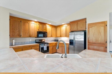 Welcome to this charming residence in the gated community of on Hidden Valley Lake Golf and Country Club in California - for sale on GolfHomes.com, golf home, golf lot