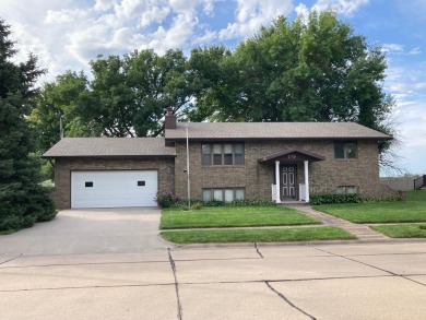 BEAUTIFUL BRICK HOME IN A QUIET SETTING.  THIS IS A ONE OWNER on Quail Run Golf Course in Nebraska - for sale on GolfHomes.com, golf home, golf lot