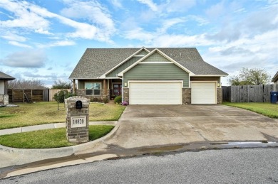 Welcome to this adorable, charming craftsman home located on on Golf Club At Surrey Hills in Oklahoma - for sale on GolfHomes.com, golf home, golf lot