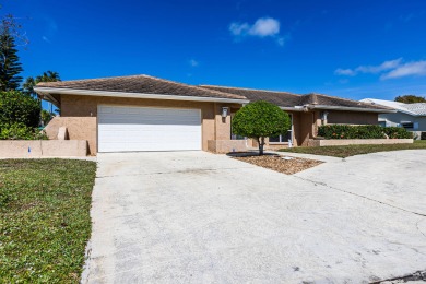 This 3 bedroom, 2 bath home was remodeled in 2013. Updates on Island Country Club in Florida - for sale on GolfHomes.com, golf home, golf lot