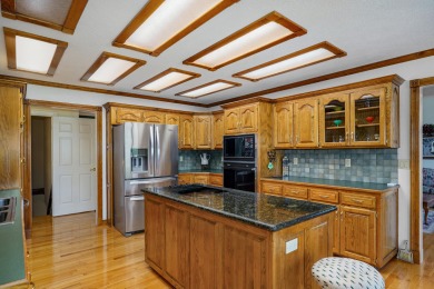 Lovely all-brick, one-owner home in this prime subdivision that on Fremont Hills Country Club in Missouri - for sale on GolfHomes.com, golf home, golf lot