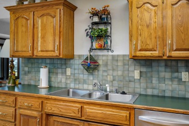 Lovely all-brick, one-owner home in this prime subdivision that on Fremont Hills Country Club in Missouri - for sale on GolfHomes.com, golf home, golf lot