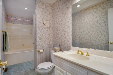 Lovely all-brick, one-owner home in this prime subdivision that on Fremont Hills Country Club in Missouri - for sale on GolfHomes.com, golf home, golf lot