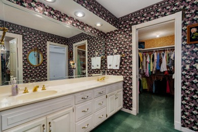 Lovely all-brick, one-owner home in this prime subdivision that on Fremont Hills Country Club in Missouri - for sale on GolfHomes.com, golf home, golf lot