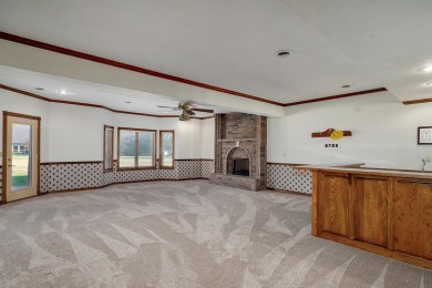 Lovely all-brick, 6095 sq.ft., one-owner home in this prime on Fremont Hills Country Club in Missouri - for sale on GolfHomes.com, golf home, golf lot