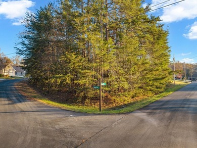 Don't miss this beautiful corner lot located in the heart of on Heatherhurst Golf Course in Tennessee - for sale on GolfHomes.com, golf home, golf lot