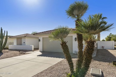 Immaculately maintained 2BR, 2BA Extended Shawnee model in the on Cottonwood Country Club in Arizona - for sale on GolfHomes.com, golf home, golf lot
