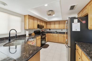 Immaculately maintained 2BR, 2BA Extended Shawnee model in the on Cottonwood Country Club in Arizona - for sale on GolfHomes.com, golf home, golf lot