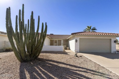 Immaculately maintained 2BR, 2BA Extended Shawnee model in the on Cottonwood Country Club in Arizona - for sale on GolfHomes.com, golf home, golf lot