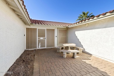 Immaculately maintained 2BR, 2BA Extended Shawnee model in the on Cottonwood Country Club in Arizona - for sale on GolfHomes.com, golf home, golf lot