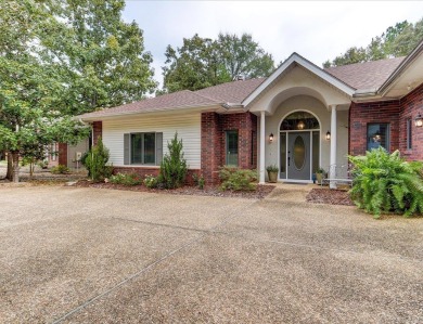 Beautiful Golf Course Home on Isabella - Sought-After East Side on Isabella Golf Course  in Arkansas - for sale on GolfHomes.com, golf home, golf lot