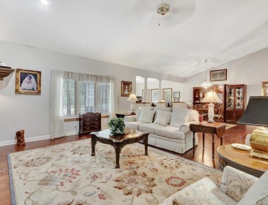 Beautiful Golf Course Home on Isabella - Sought-After East Side on Isabella Golf Course  in Arkansas - for sale on GolfHomes.com, golf home, golf lot