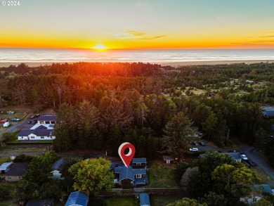 So much to offer! This recently remodeled 2 bed, 1 bath cottage on Astoria Golf and Country Club in Oregon - for sale on GolfHomes.com, golf home, golf lot