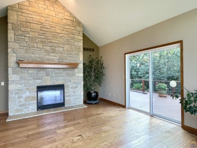 Meticulously maintained home with gorgeous lake views! Vinyl on Lake Perry Country Club in Kansas - for sale on GolfHomes.com, golf home, golf lot