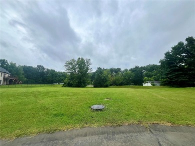 Prime location for building a beautiful new home is yours to be on Cape Jaycee Municipal Golf Course in Missouri - for sale on GolfHomes.com, golf home, golf lot