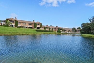 METICULOUSLY RENOVATED TO THE STUDS. ENJOY CONCIERGE STYLE on Jupiter Hills Club in Florida - for sale on GolfHomes.com, golf home, golf lot