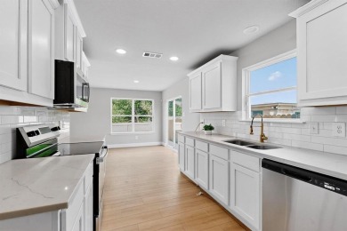 Stunning New Construction Home with Golf Course Views

This on Cedar Crest Golf Course in Texas - for sale on GolfHomes.com, golf home, golf lot