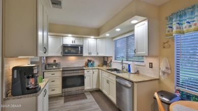 Desirable 3 Bedroom 2 Bath Golf Villas End unit in the World on Spruce Creek Golf Club in Florida - for sale on GolfHomes.com, golf home, golf lot