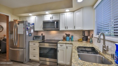 Desirable 3 Bedroom 2 Bath Golf Villas End unit in the World on Spruce Creek Golf Club in Florida - for sale on GolfHomes.com, golf home, golf lot