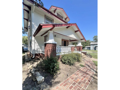 This home is ready for it's next family!  Very comfortable, 4 on Eureka Country Club in Kansas - for sale on GolfHomes.com, golf home, golf lot