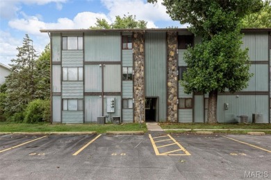Live where others dream of! This updated 2 bed, 1 bath condo in on Lake Saint Louis Par 3 in Missouri - for sale on GolfHomes.com, golf home, golf lot