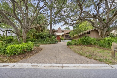 This 3-bedroom, 3-bathroom home offers plenty of space and on Mariner Sands Country Club in Florida - for sale on GolfHomes.com, golf home, golf lot